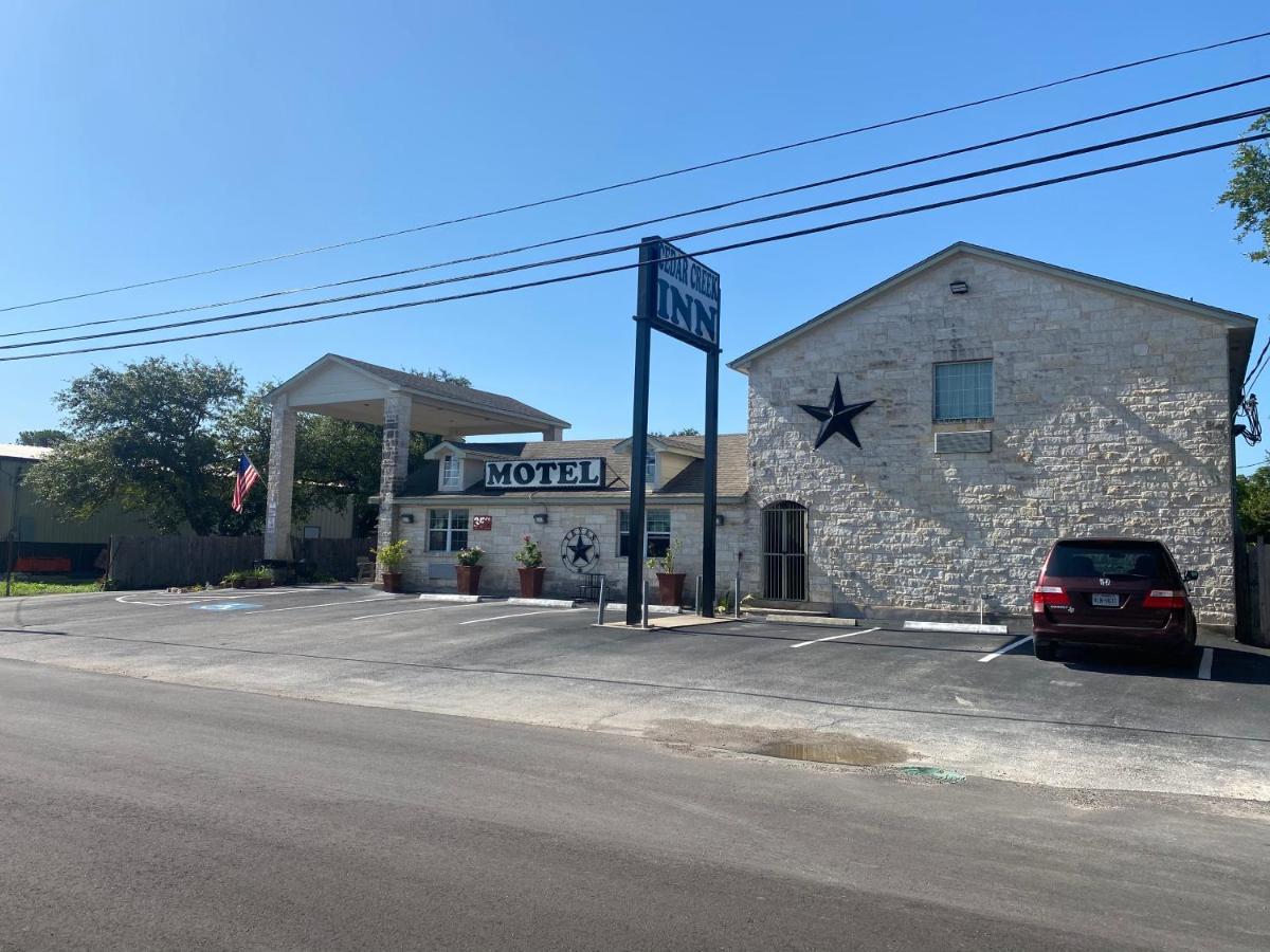Cedar Creek Inn Bertram Exterior photo