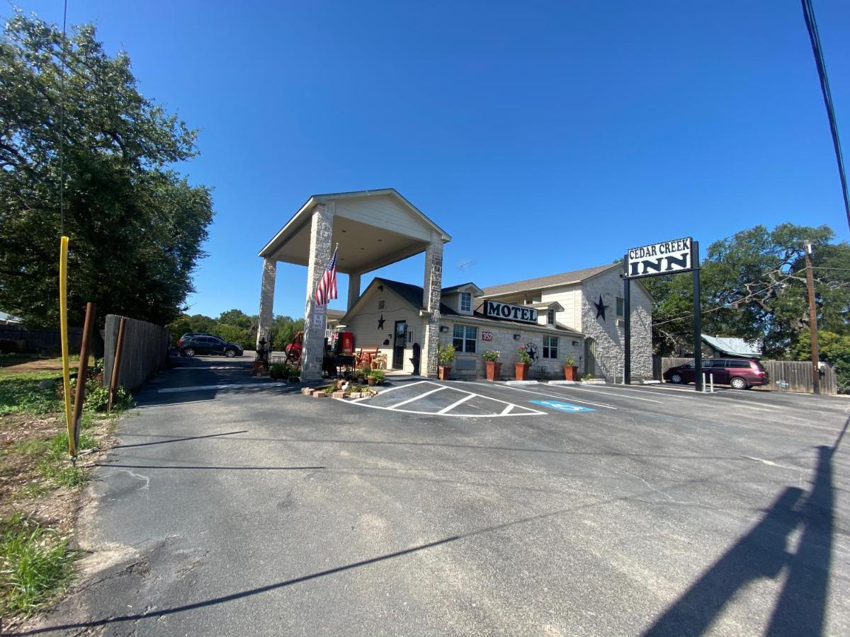 Cedar Creek Inn Bertram Exterior photo