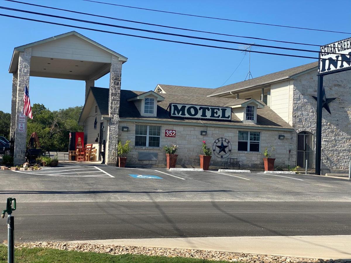 Cedar Creek Inn Bertram Exterior photo