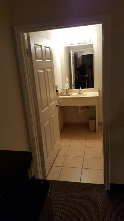 Cedar Creek Inn Bertram Room photo