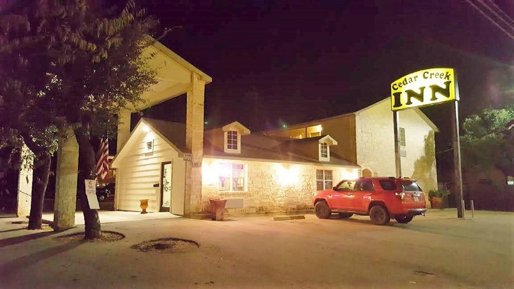 Cedar Creek Inn Bertram Exterior photo